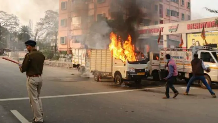 West Bengal post-election violence: SC sends notice to the Centre West Bengal post-election violence: SC sends notice to the Centre