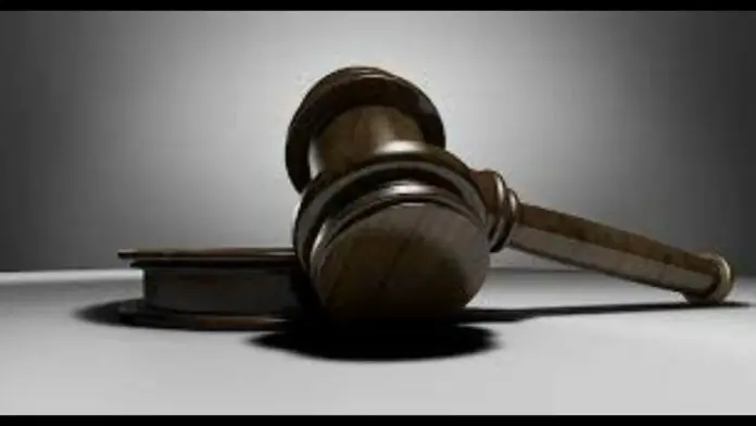 Arguing in High Pitch Seeks Lawyers in Criminal Contemplation Arguing in High Pitch Seeks Lawyers in Criminal Contemplation